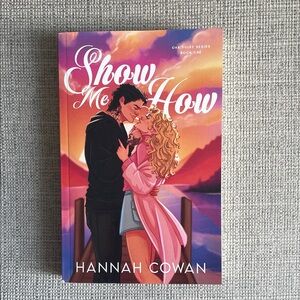 Show Me How • Hannah Cowan Paperback Book